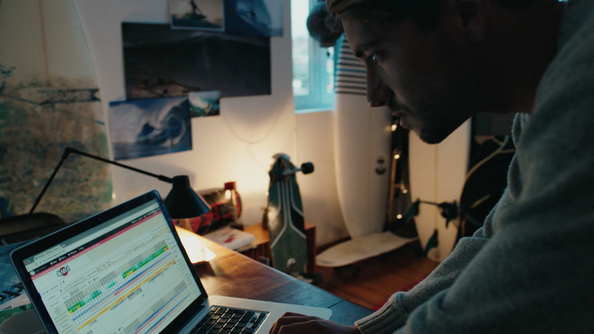 Oakley CantStop Surfing still 2