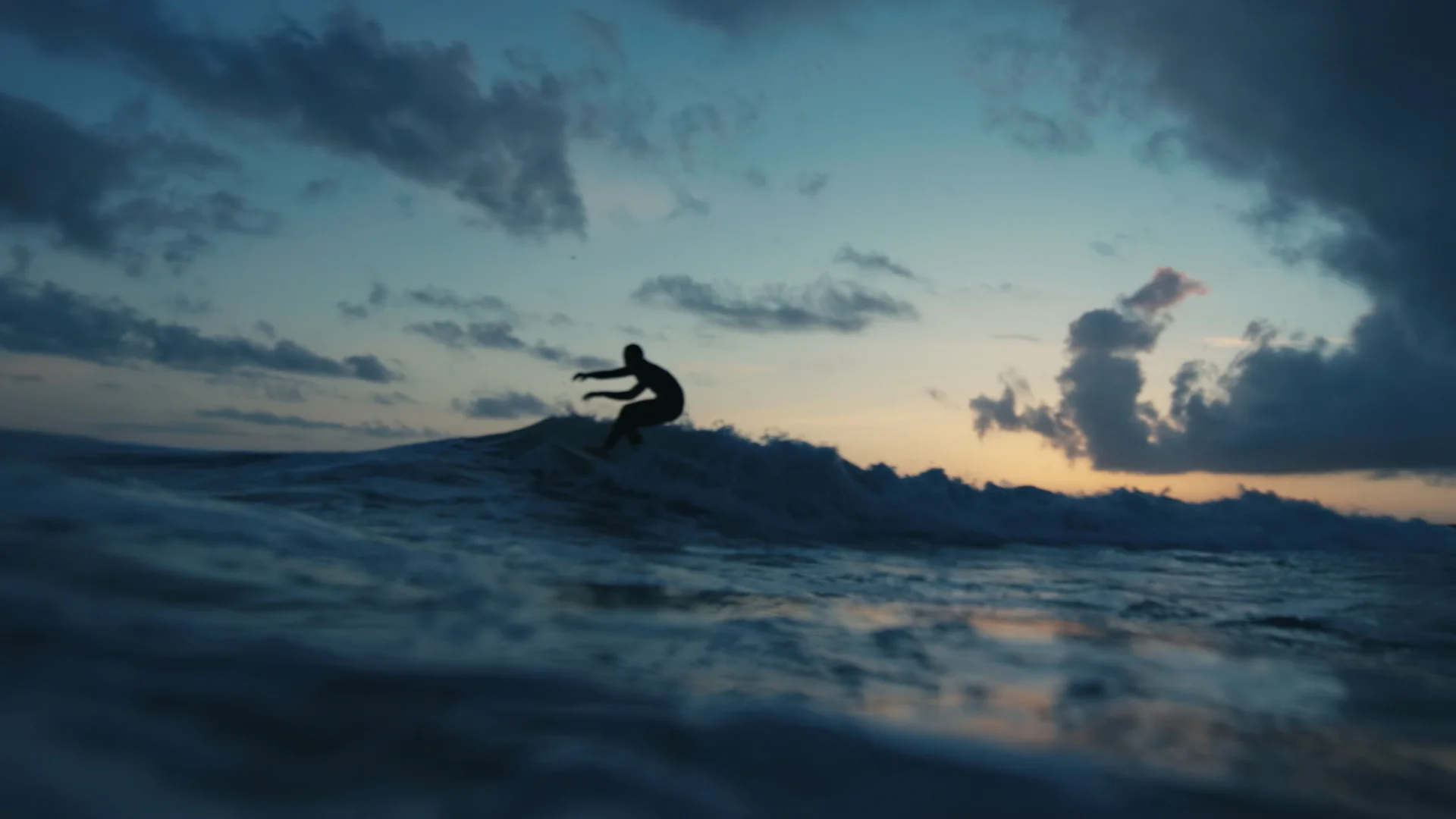 Oakley CantStop Surfing still 8
